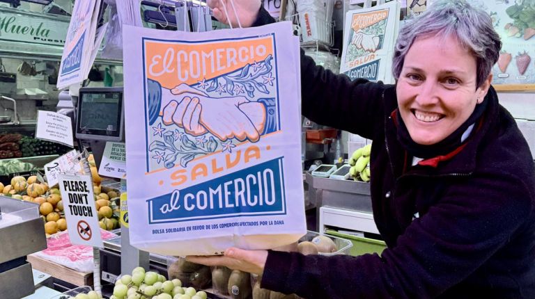 El Mercado Central se suma a la campaña  ‘El comercio salva al comercio’ 